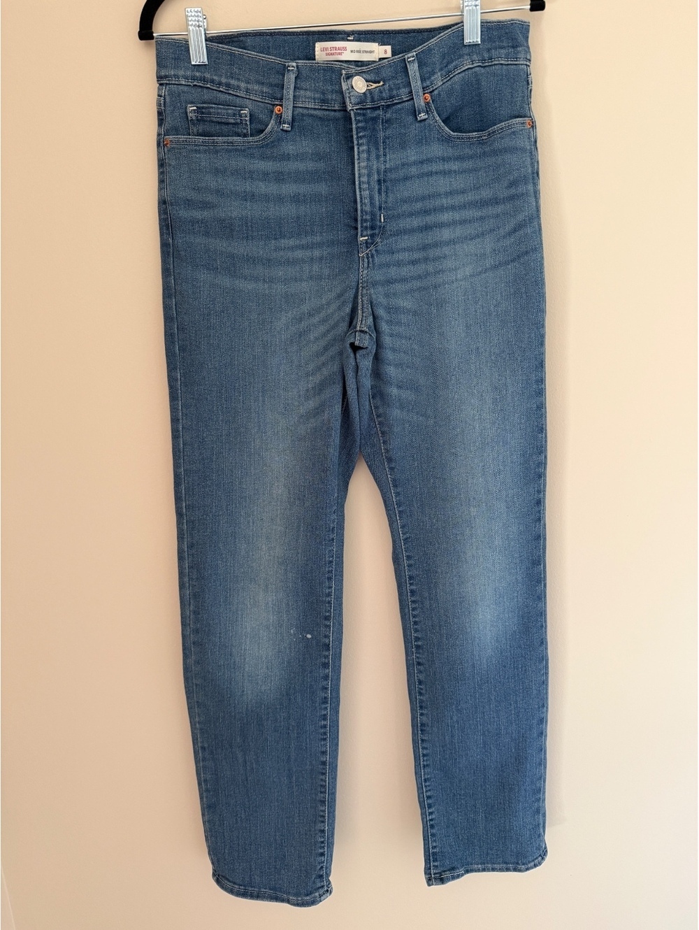 Levi - 8M W29 L32 Straight Leg mid rise